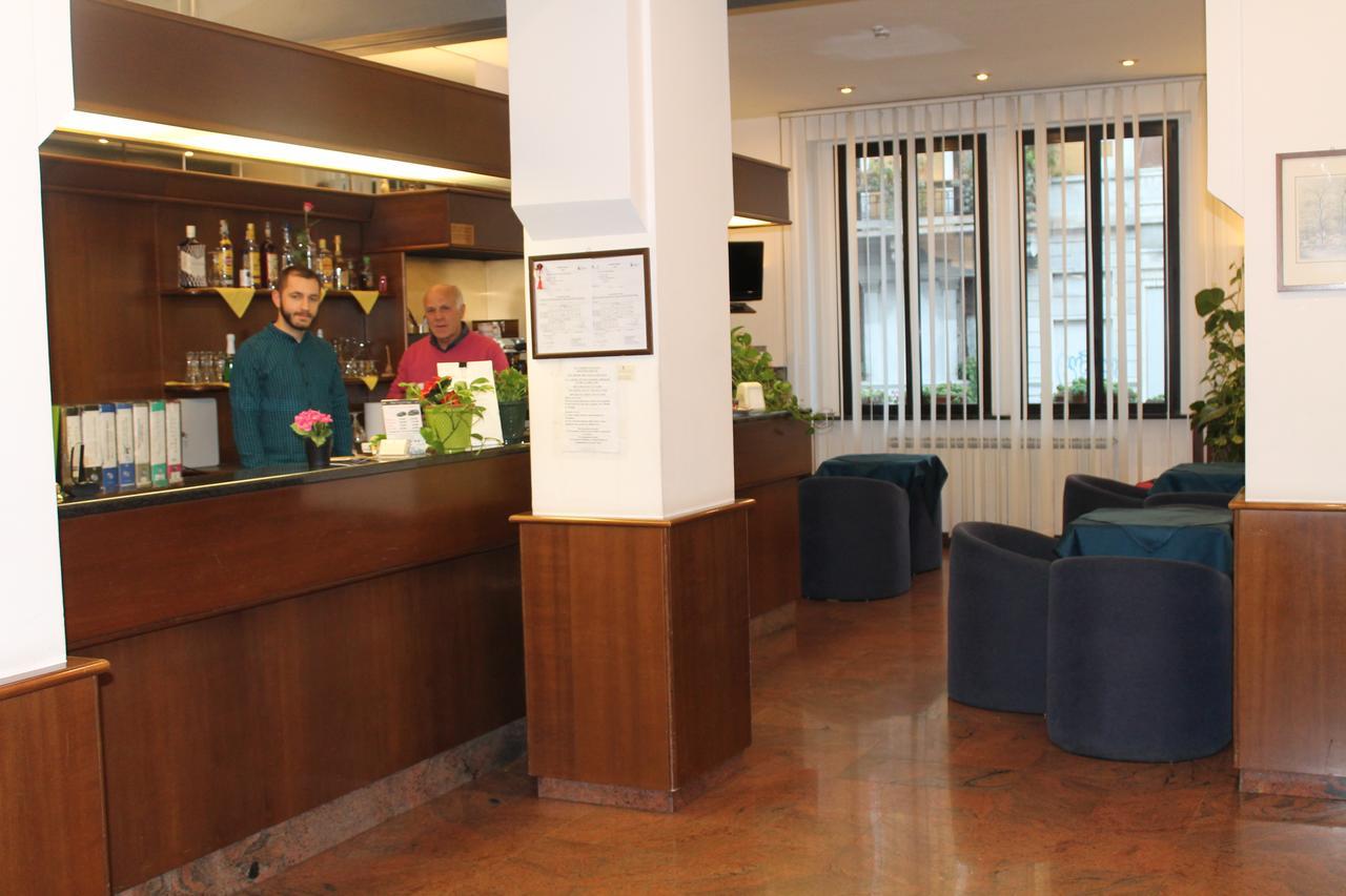 Hotel Catalani E Madrid Milaan Buitenkant foto