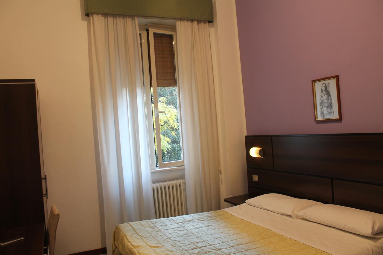 Hotel Catalani E Madrid Milaan Buitenkant foto