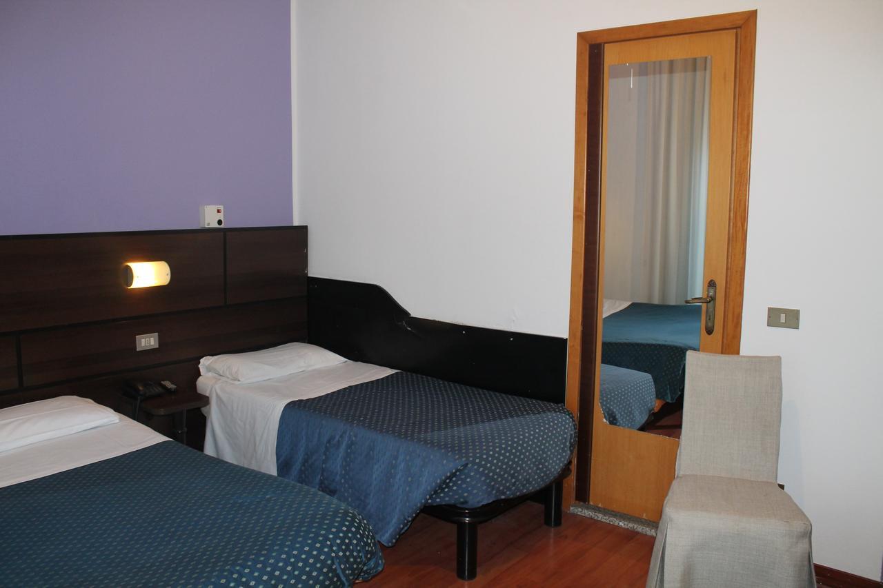 Hotel Catalani E Madrid Milaan Buitenkant foto