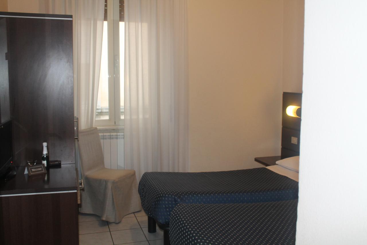 Hotel Catalani E Madrid Milaan Buitenkant foto
