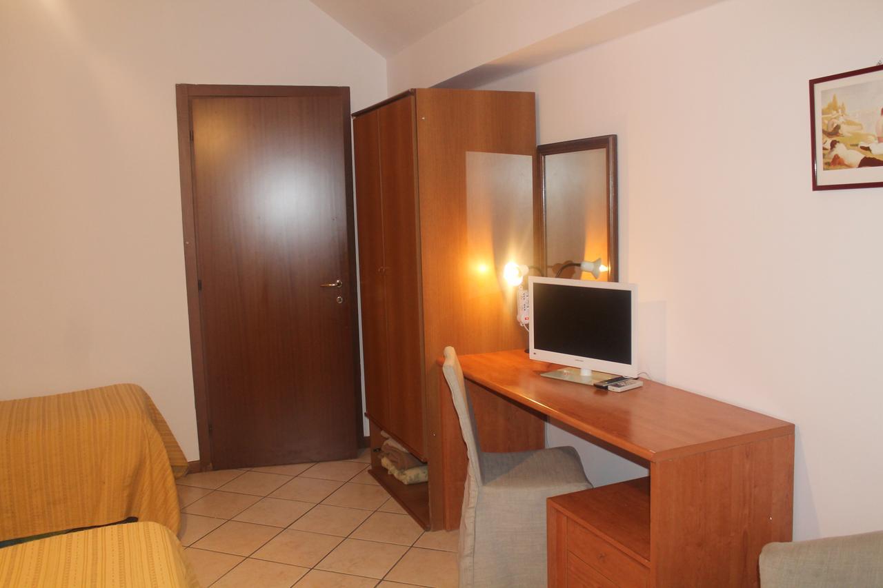 Hotel Catalani E Madrid Milaan Buitenkant foto