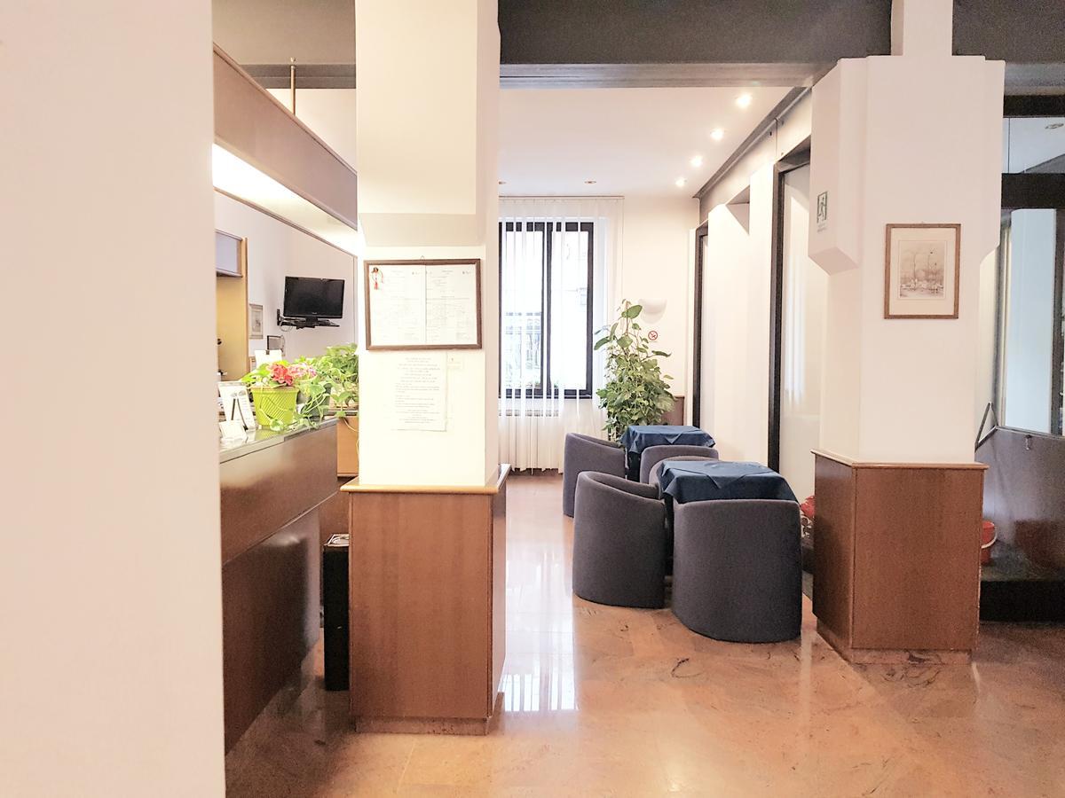 Hotel Catalani E Madrid Milaan Buitenkant foto