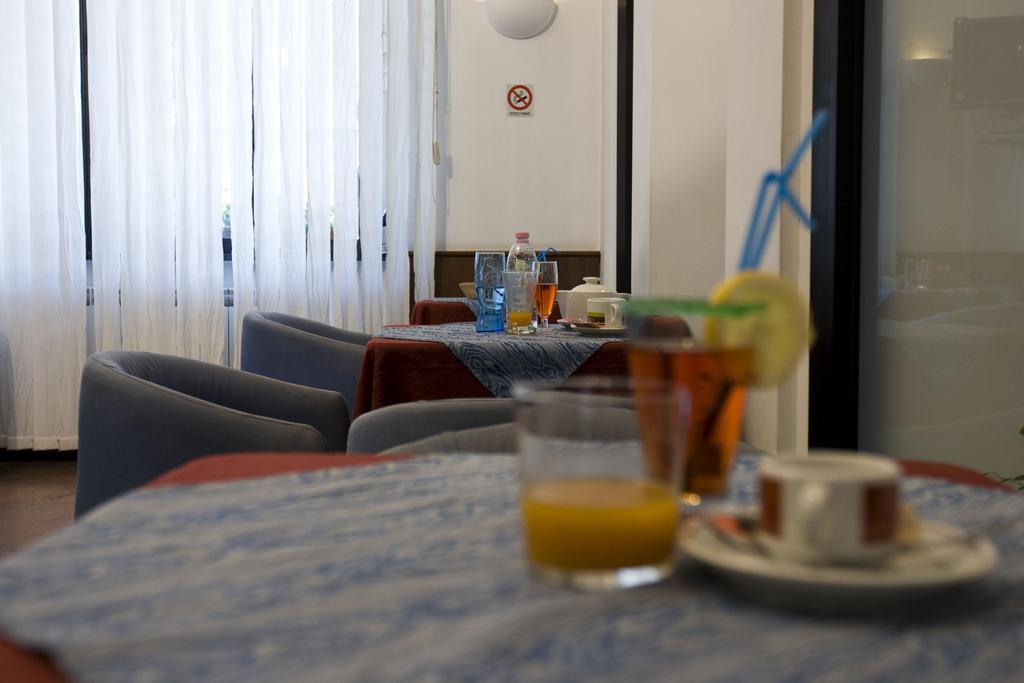 Hotel Catalani E Madrid Milaan Buitenkant foto