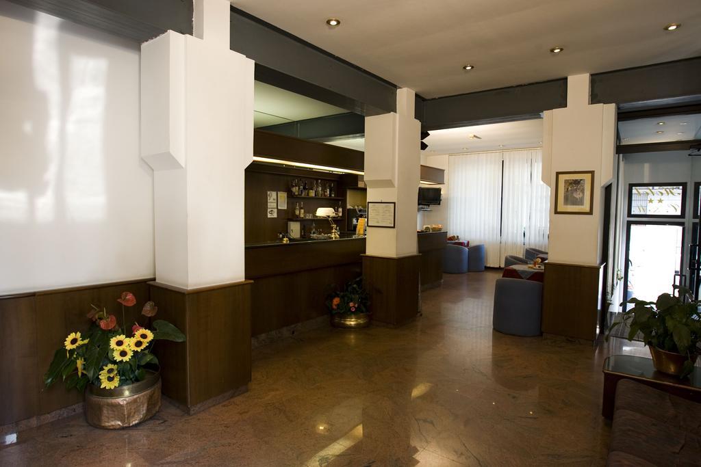 Hotel Catalani E Madrid Milaan Buitenkant foto